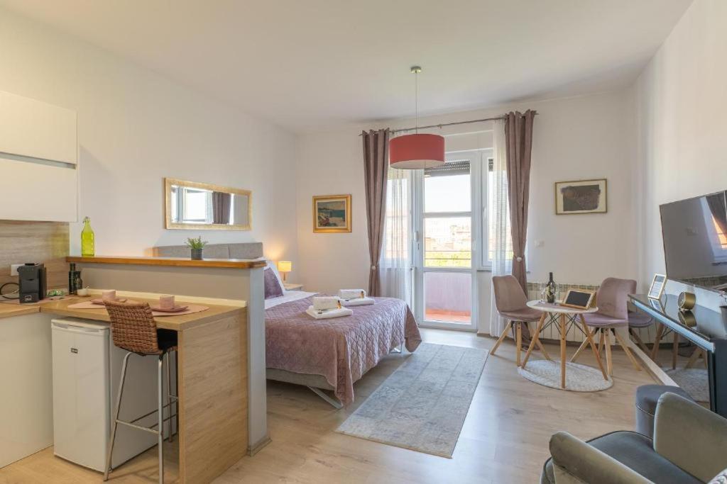 Polai Boutique Apartments With Free Parking Eksteriør bilde
